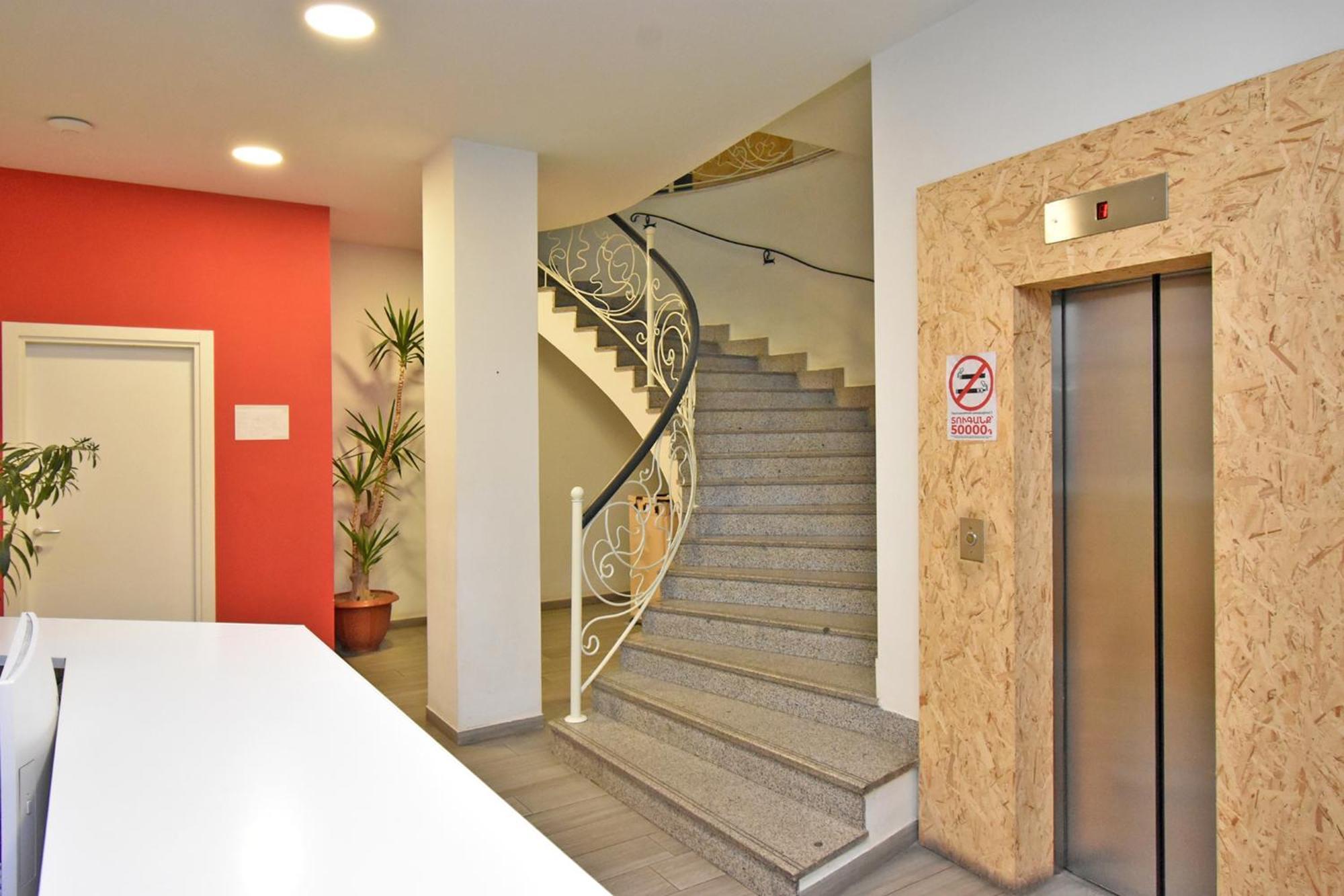 In City Hotel Yerevan Ngoại thất bức ảnh